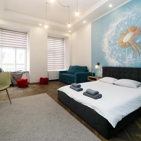Main Square Apartment Good Stay In The City Center Λβιβ Εξωτερικό φωτογραφία
