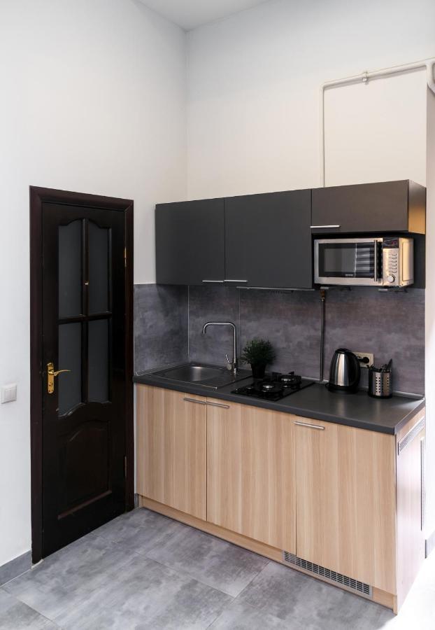 Main Square Apartment Good Stay In The City Center Λβιβ Εξωτερικό φωτογραφία