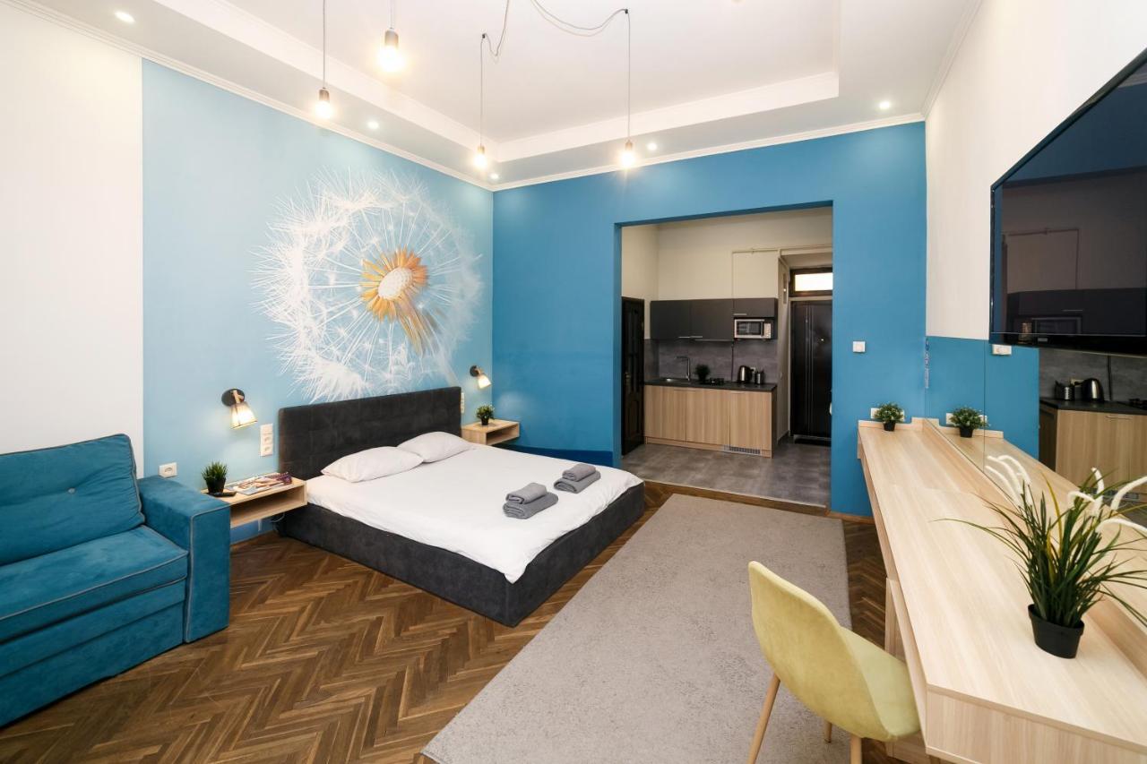 Main Square Apartment Good Stay In The City Center Λβιβ Εξωτερικό φωτογραφία