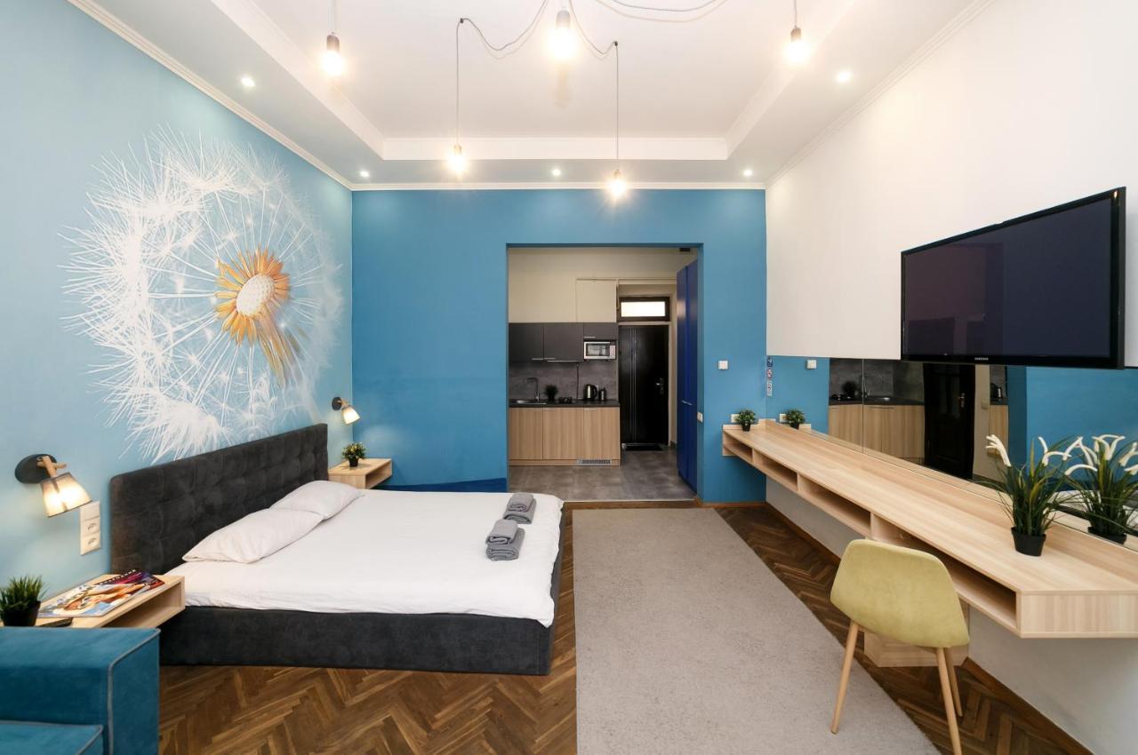 Main Square Apartment Good Stay In The City Center Λβιβ Εξωτερικό φωτογραφία