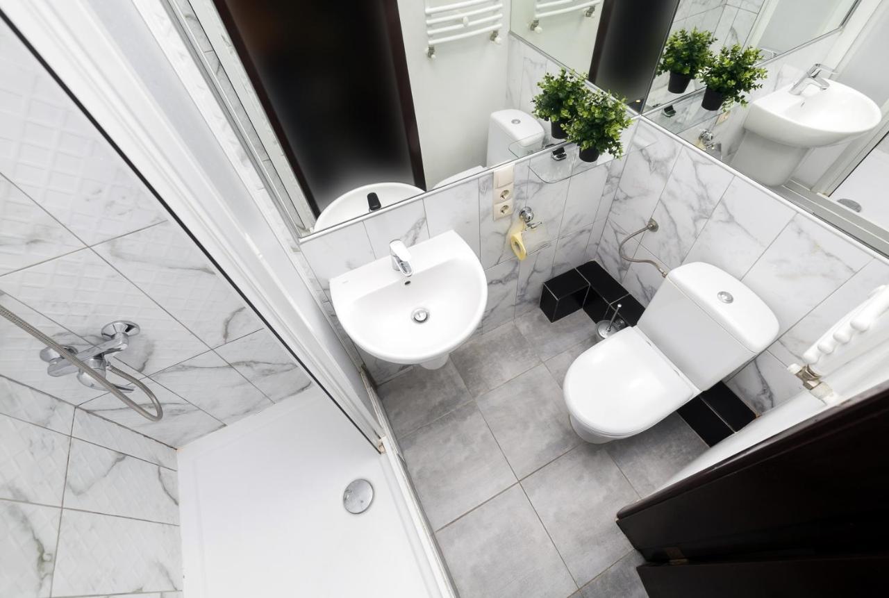 Main Square Apartment Good Stay In The City Center Λβιβ Εξωτερικό φωτογραφία