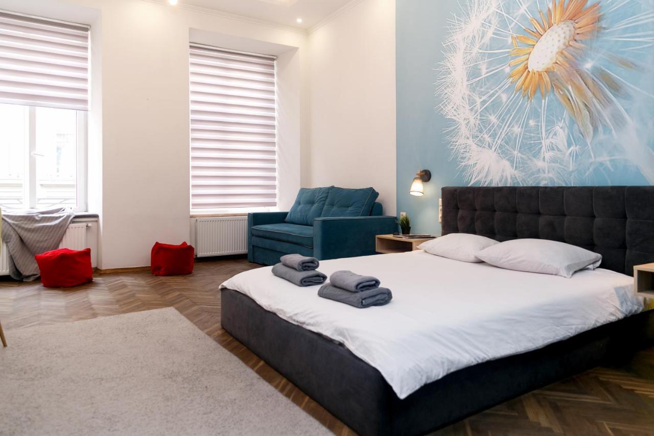 Main Square Apartment Good Stay In The City Center Λβιβ Εξωτερικό φωτογραφία